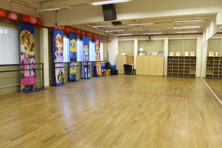 SALA DE DANÇA, EXPRESSÃO CORPORAL, BALLET E GINÁSTICA RITMICA