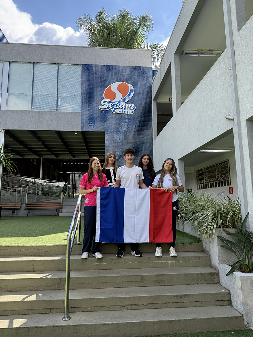 Alunos sepam que irão a frança copiar